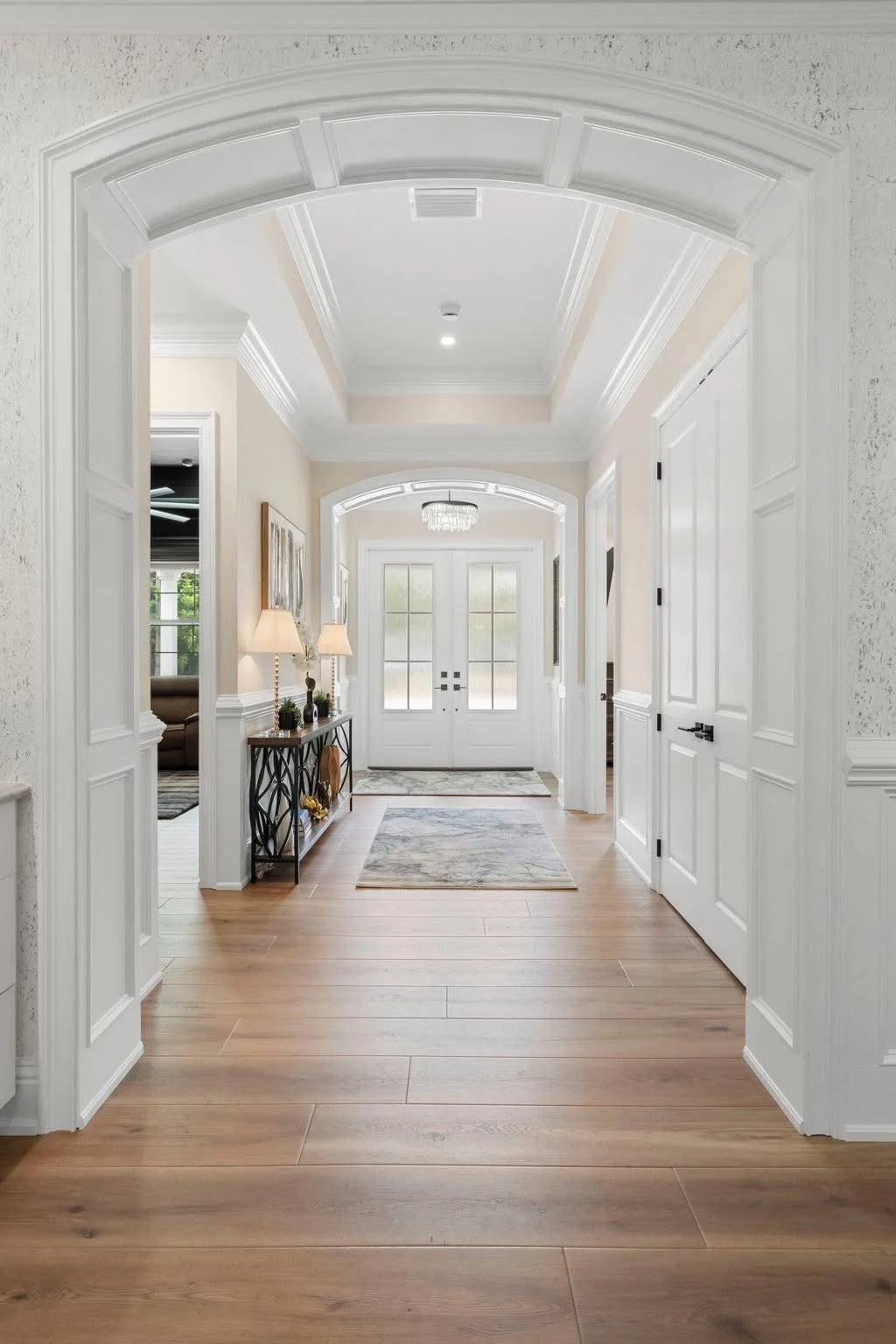 LVP foyer arched entry Holiday FL